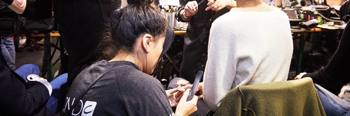 CND MOSCHINO MFW 2017 CND MOSCHINO MFW 2017